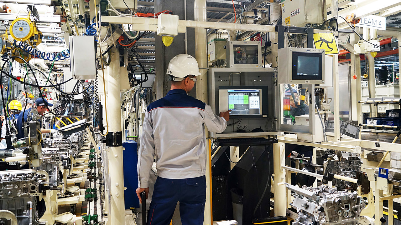 The team at TMMP Wałbrzych was looking to integrate around 2,000 I/O points, connecting numerous devices from different vendors, including 48 Mitsubishi Electric HMIs, and ensure fast data exchange.