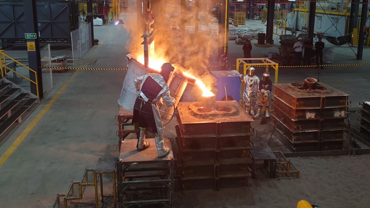 Steel pouring process at POK.