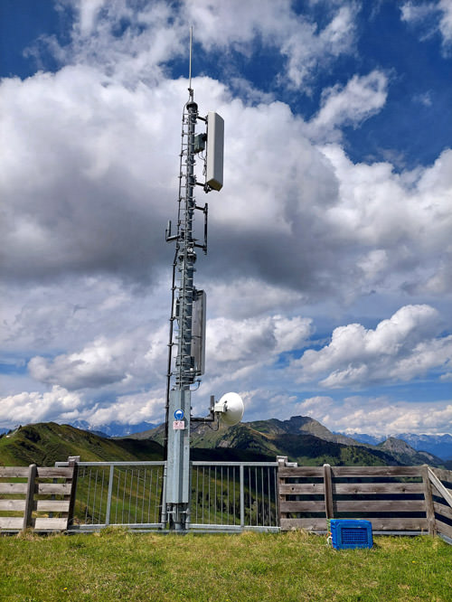 Operating at a low frequency, 450 MHz covers a vast area with a reduced number of cell towers.